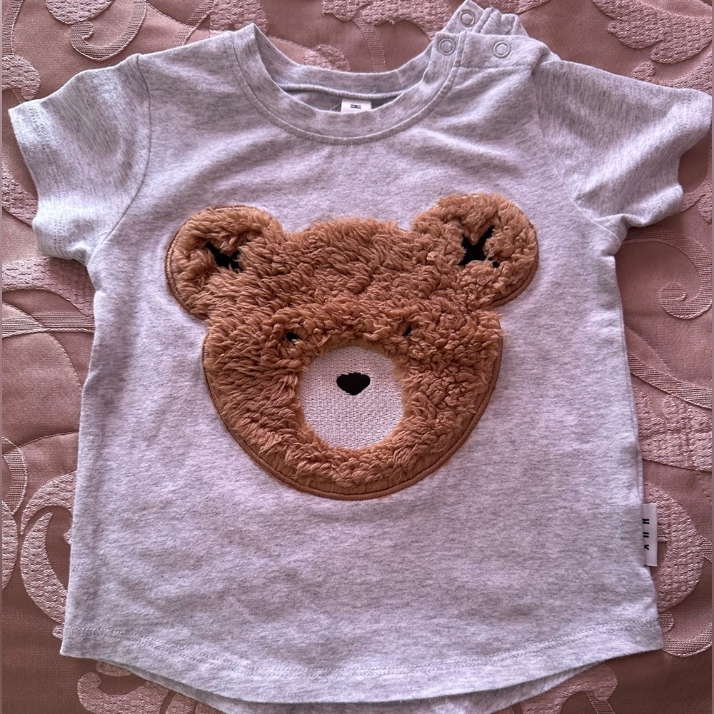 Huxbaby unisex Hux bear tee
Excellent condition like new